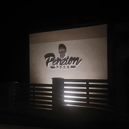 Penzion Tosa Klásterec nad Ohrí Exterior foto