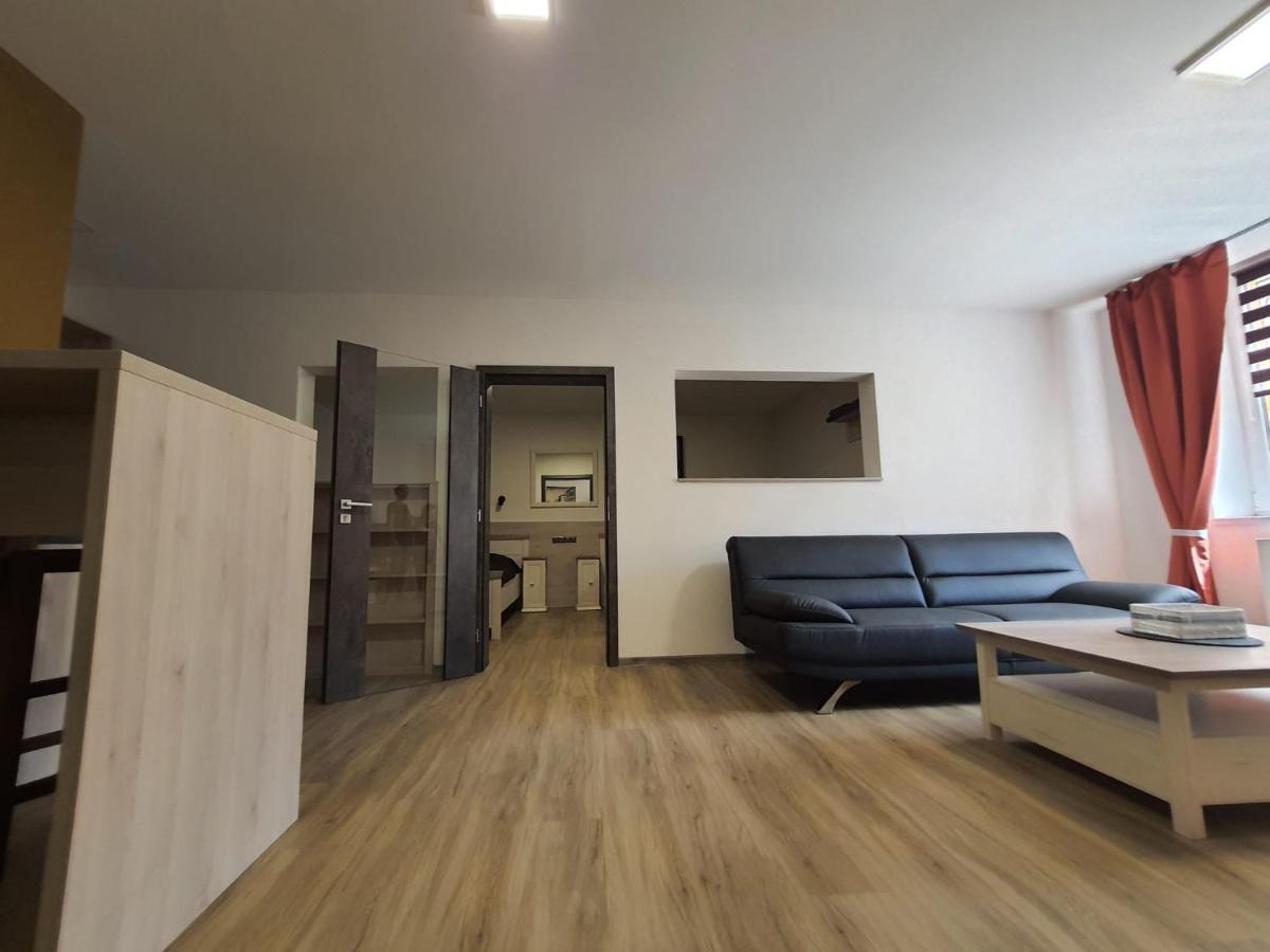 Penzion Tosa Klásterec nad Ohrí Exterior foto